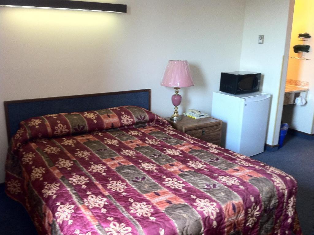 Circle 6 Motel 2*